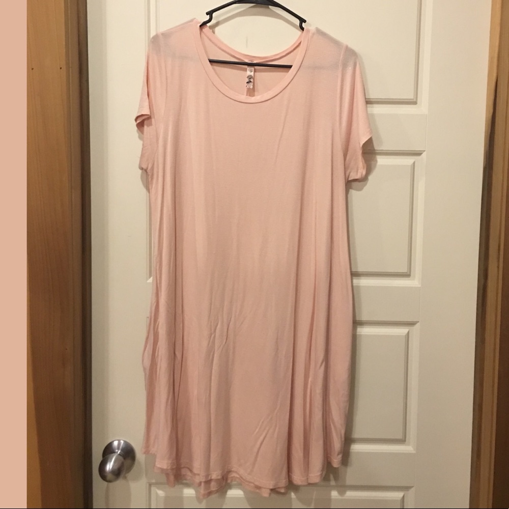 Pink comfy boutique dress with pockets - size L